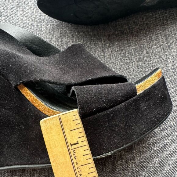 Pedro Garcia
Denia Crossover Wedge Sandals Size 9 - Picture 7 of 14